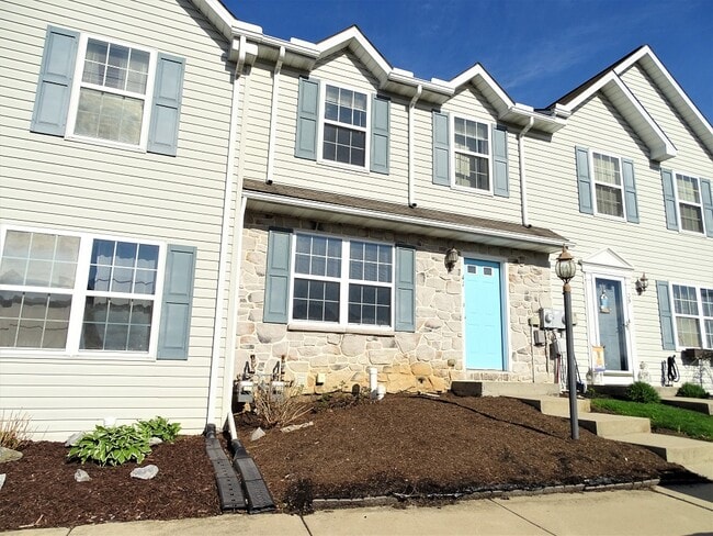 Building Photo - 41 Laurel Dr Rental