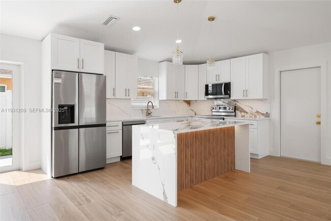 Photo - 102 SW 13th Ave