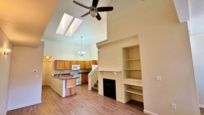 Great Location for 1 Bed 1 Bath + Full Lof... - Great Location for 1 Bed 1 Bath + Full Lof... Casa