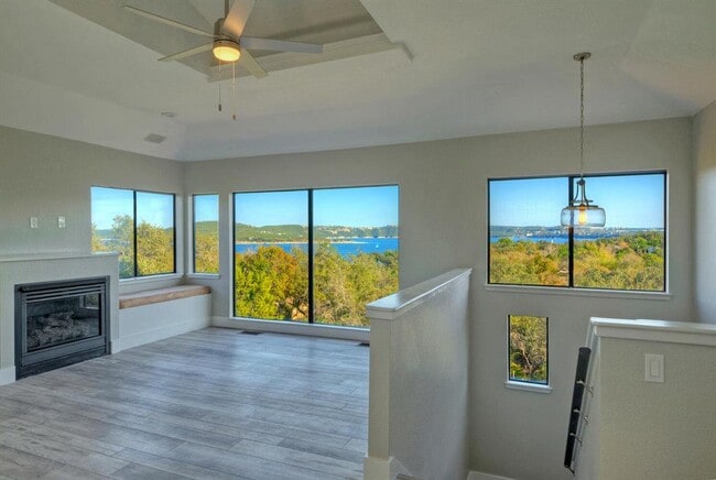 Building Photo - 15501 Rock Creek