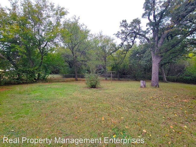 Photo - 2 br, 1 bath House - 608 Poplar Lane