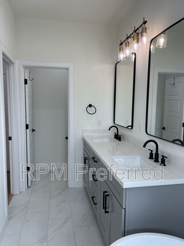 Photo - 3713 Dreyfus St