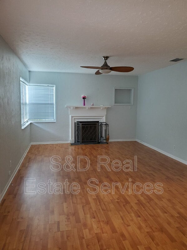 Photo - 826 Hollingsworth Rd