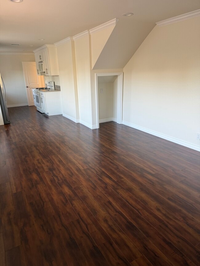 Photo - 641 Corwin Ave