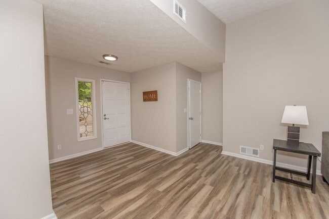 180 Crabtree Dr