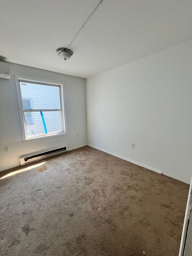 371 Whiton St - 366 Whiton St Unit 1