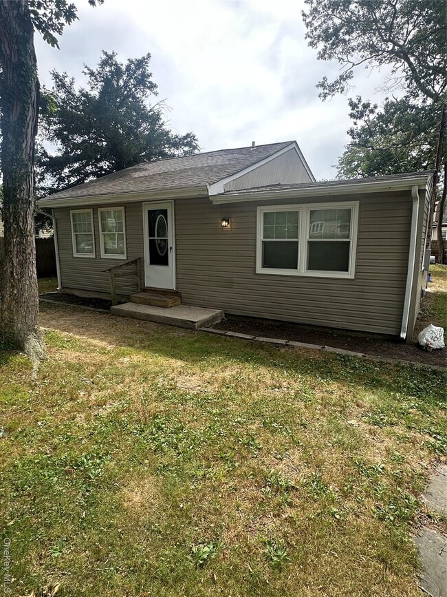 Building Photo - 128 Lakeview Dr Rental