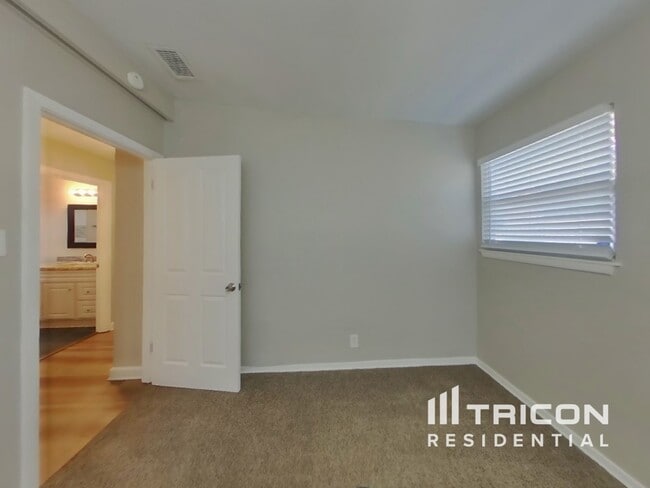 Photo - 244 Emporia Blvd