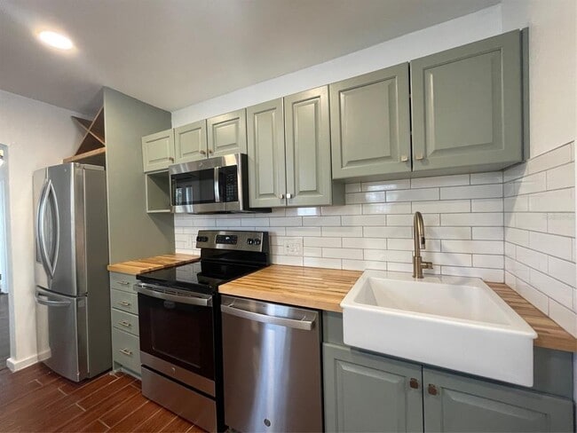 Photo - 4221 Burlington Ave N
