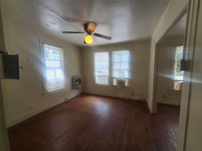 2221 35th St Unit Back