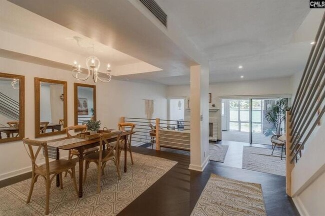 Building Photo - 8 Royalgate Dr