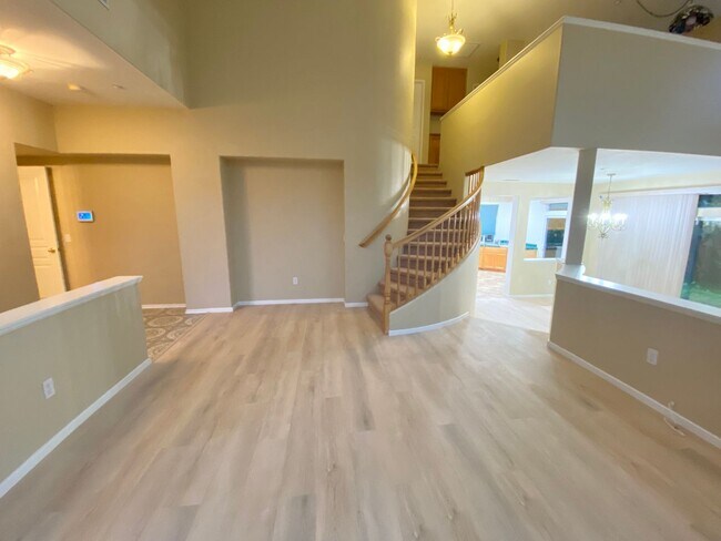Spacious 3 Bed 2.5 Bath with a loft Ventur... - Spacious 3 Bed 2.5 Bath with a loft Ventur...