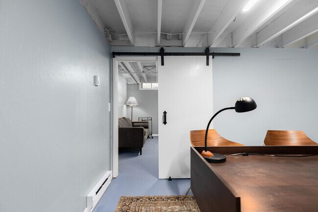 Photo - 733 W 4th St Unit SI ID1296521P