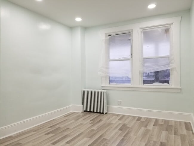 Photo - 128 William St