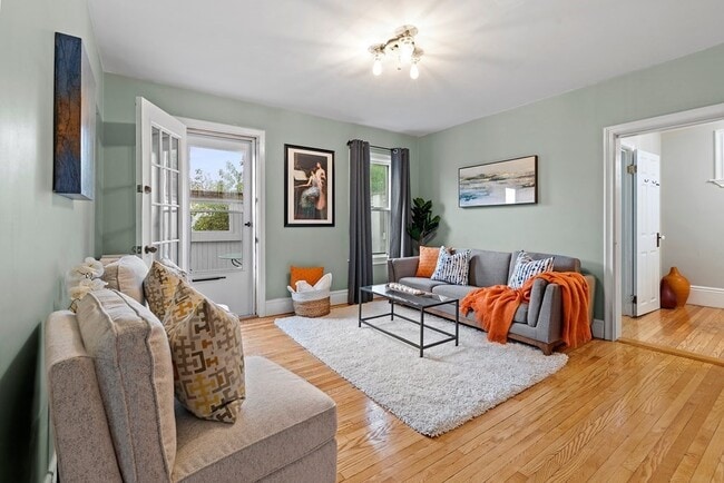 Building Photo - 80 Irving St Unit 2