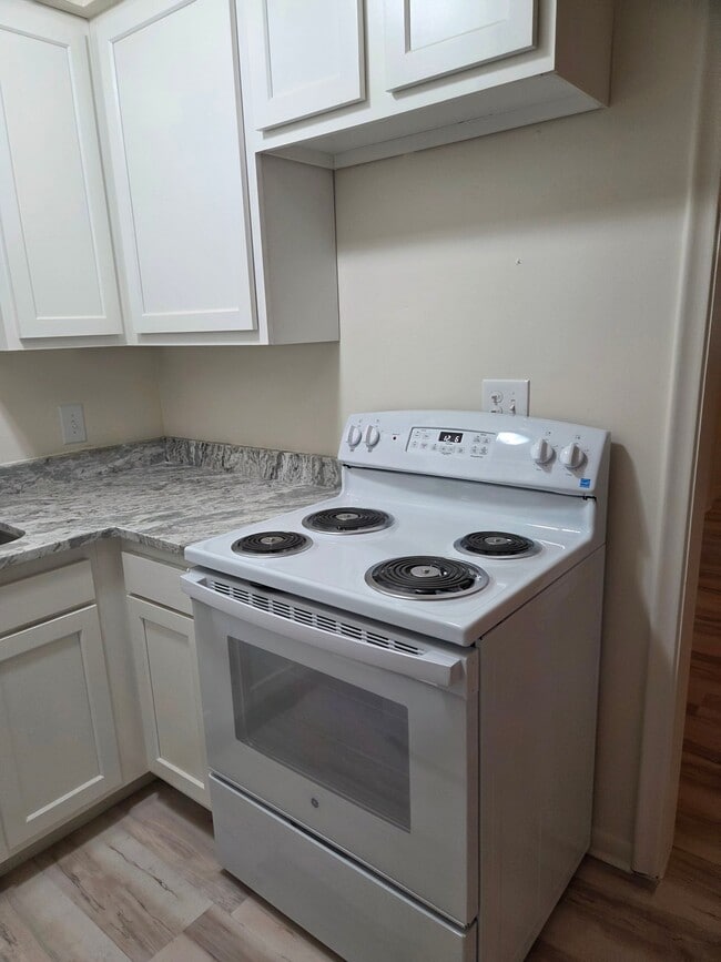 Photo - 2525 E Maple Rd