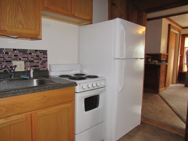 Building Photo - 1005 Cross St Unit 1005 Rental