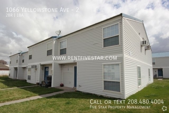 Building Photo - Centrally Located Townhouse with Fiber Opt... Unit 2