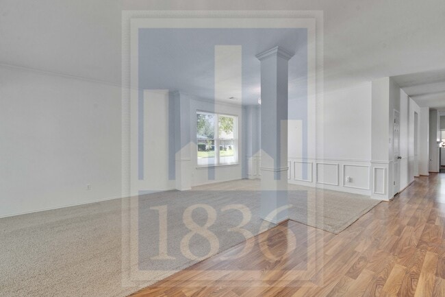 Photo - 1204 Thackeray Ln
