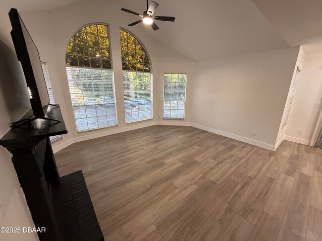 Photo - 620 Glenwood Ct