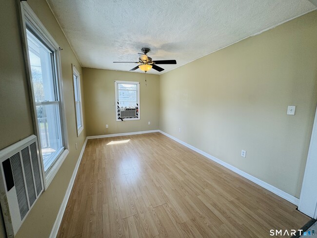 Photo - 260 Bunker Ave Unit 2