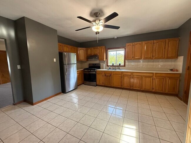 Photo - 63 Plain St Unit 2