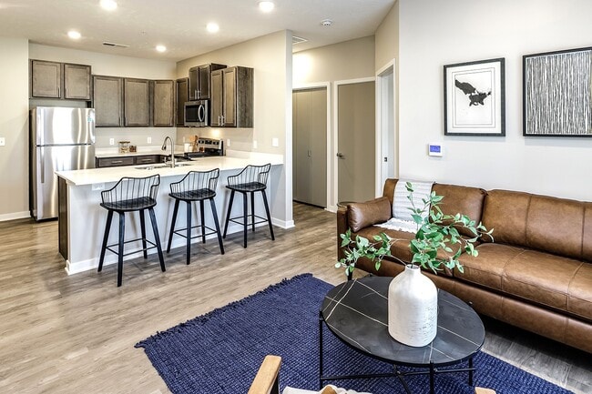 1BR, 1BA - Girard