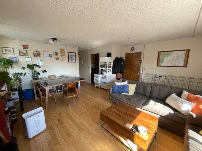 Photo - 122 Sycamore St Unit 2