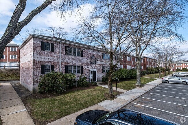 Building Photo - 137 Lake Shore Rd Unit #1 Rental