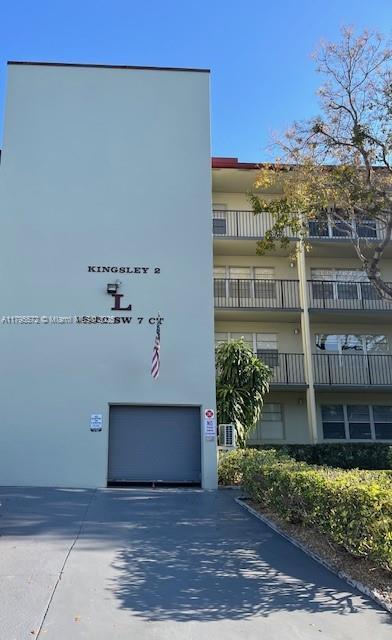 Photo - 13250 SW 7th Ct Unidad 402L Rental