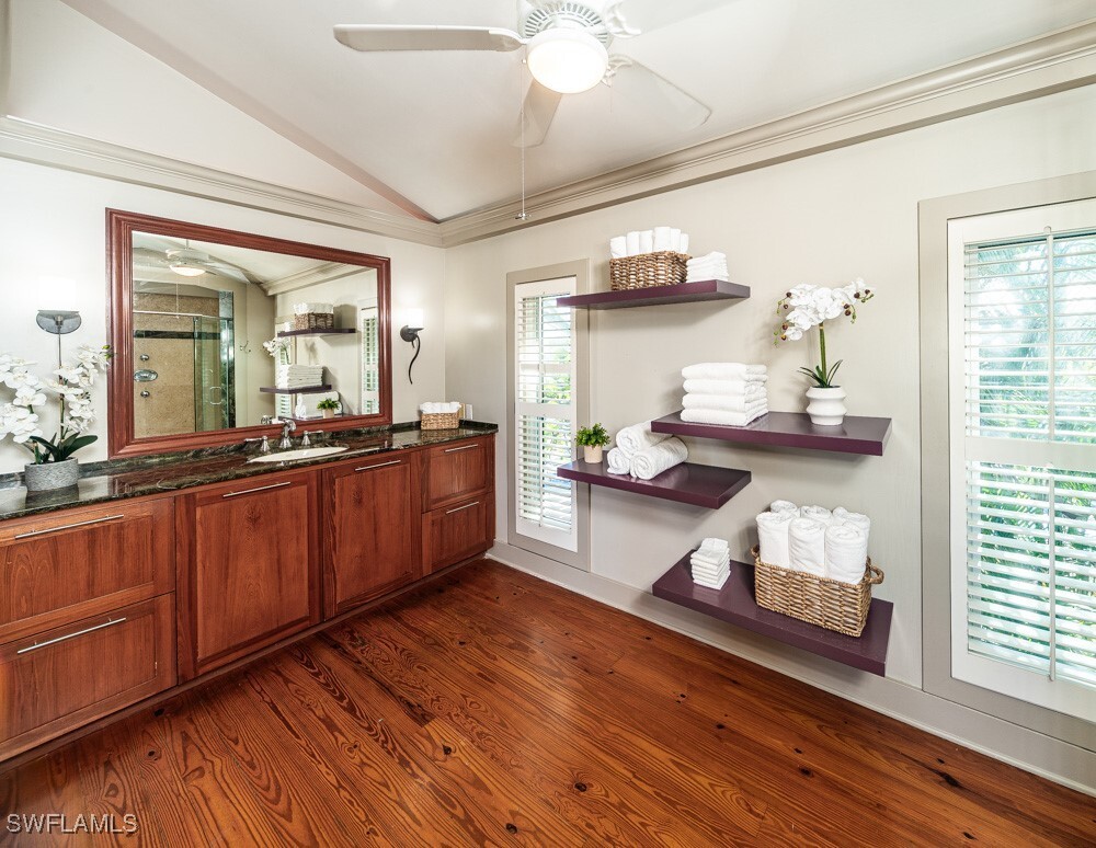 Photo - 374 14th Ave S