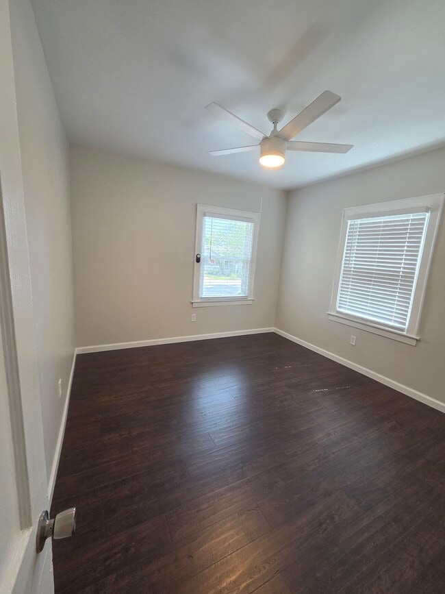 2929 Endicott Ave Unit Front House