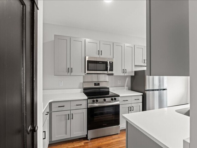 Photo - Funky Chicken Wing Unit Apt 102