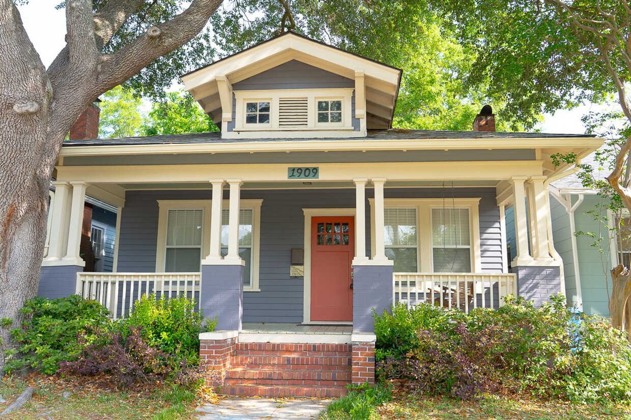 Historic Home with a Modern Touch - Historic Home with a Modern Touch