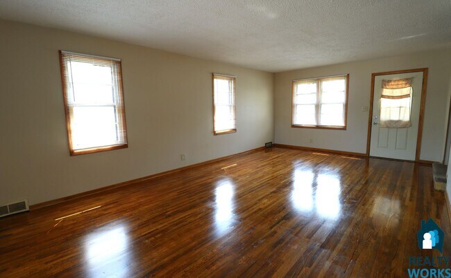 Photo - 4 Bedroom Home in North Lincoln