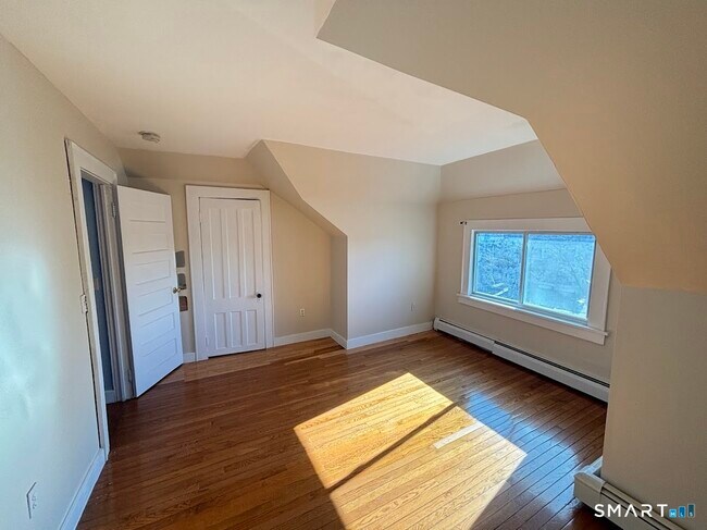 Photo - 358 Park Ave Unidad 3rd Floor