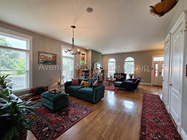 Photo - 3948 Blaine Ave