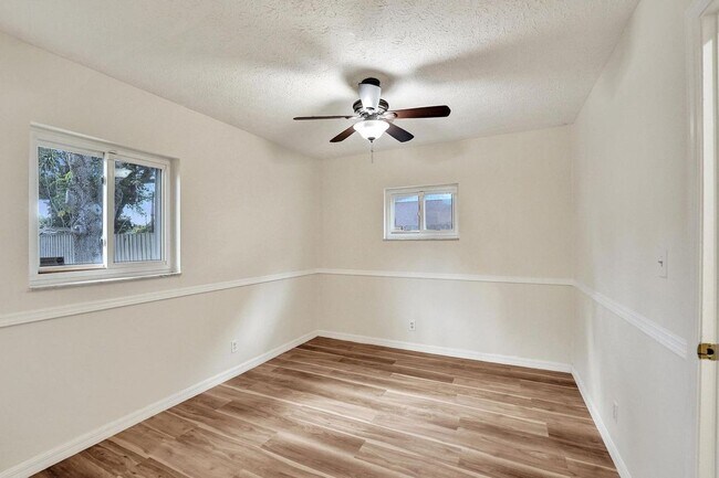 300 SW 19th Ave