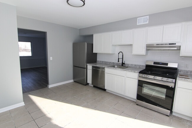 Photo - 4306 Norman Dr SE