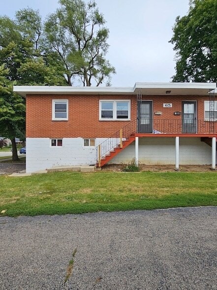 Building Photo - 65 N Aldine St Unit 1 Rental
