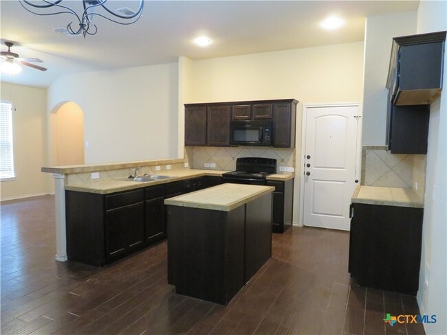 554 Creekside Cir