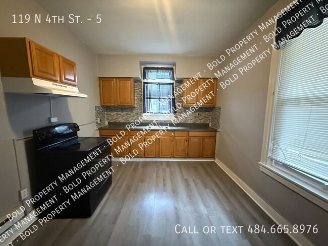 Photo - 119 N 4th St Unit 5