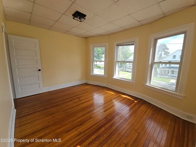 Photo - 1327 Oram St