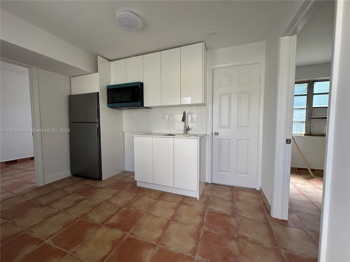 Photo - 3034 SW 7th St Apartamento