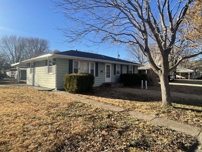 Photo - 2401 Brockman St