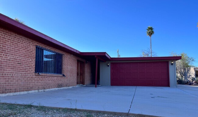 Building Photo - 7130 E 30th St Unit VE7130-Main House