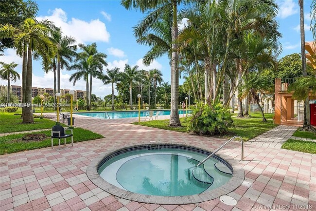 Building Photo - 9350 Fontainebleau Blvd Unit 414 Rental