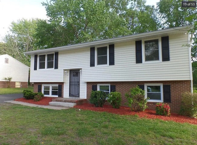 Building Photo - 1624 Darby Dr