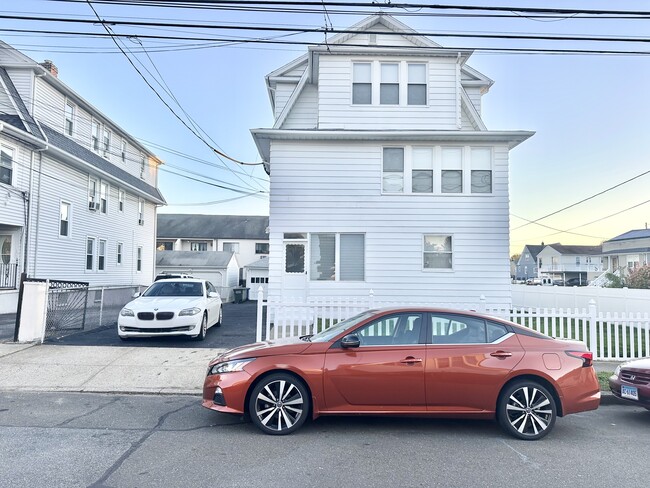 Building Photo - 67 Tremont Ave Unit 1