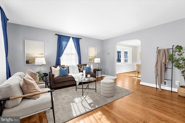 Photo - 312 Small Ct